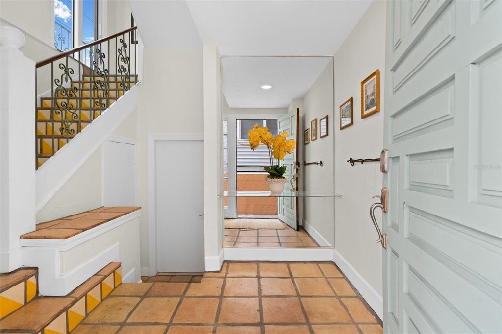 306 Beach Road, Unit 306 Sarasota, FL 34242 - Photo 3 of 35 Gallery Image 3