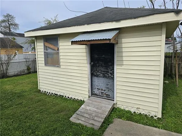 $2,500 | 912 Monticello Avenue, Jefferson, LA 70121