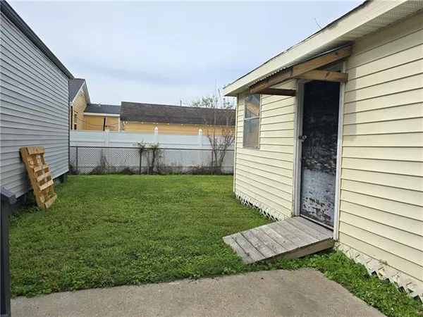 $2,500 | 912 Monticello Avenue, Jefferson, LA 70121