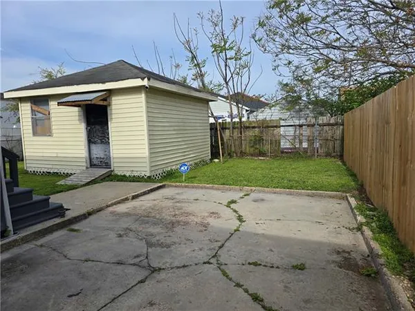 $2,500 | 912 Monticello Avenue, Jefferson, LA 70121