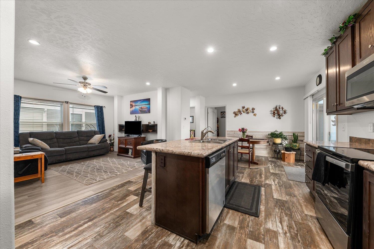 304 South Conklin Road, Unit 38 Spokane Valley, WA 99037 - Photo 9 of 37