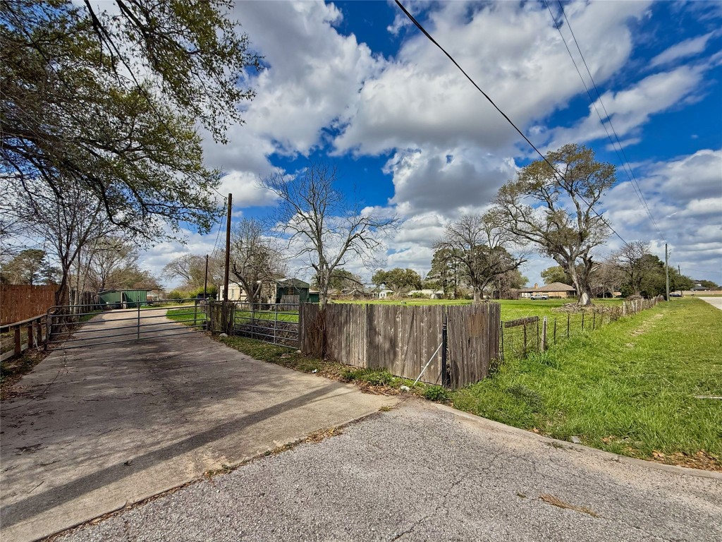25118 Roesner Lane Katy, TX 77494 - Photo 5 of 14 a view of a park next to a yard