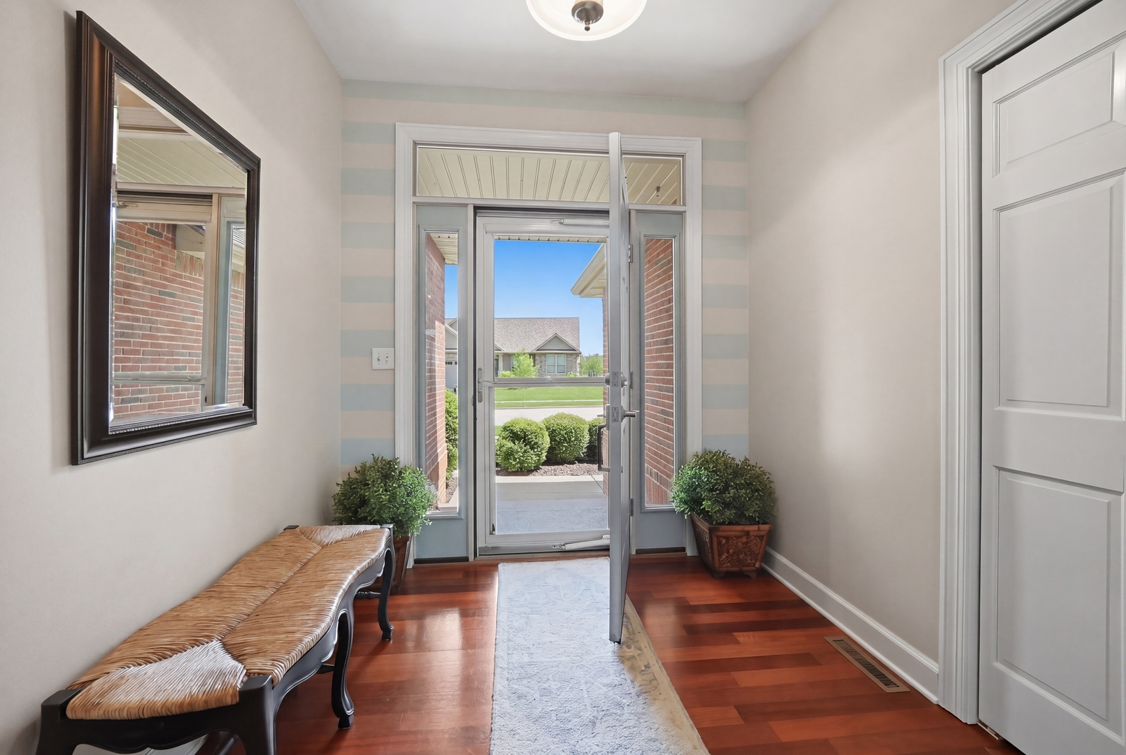 2337 Dustin Drive Sycamore, IL 60178 - Photo 5 of 42
