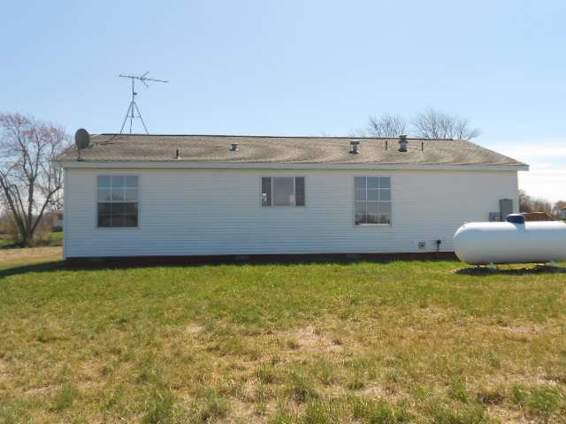 203 East Aitken Road Peck, MI 48466 - Photo 5 of 13 31099043-4.JPG