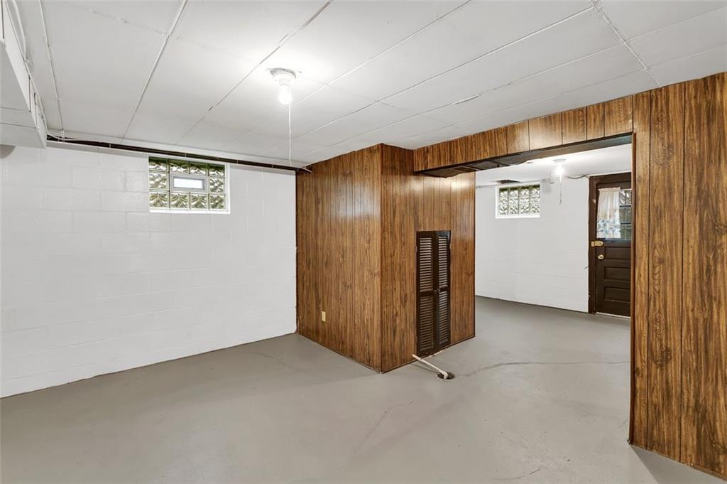 320 Center New Texas Road Pittsburgh, PA 15239 - Photo 21 of 25 a view of an empty room
