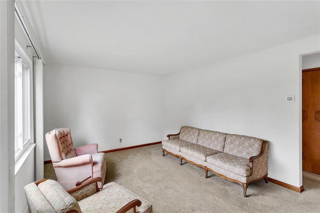 320 Center New Texas Road Pittsburgh, PA 15239 - Photo 5 of 25 a living room with furniture and a couch