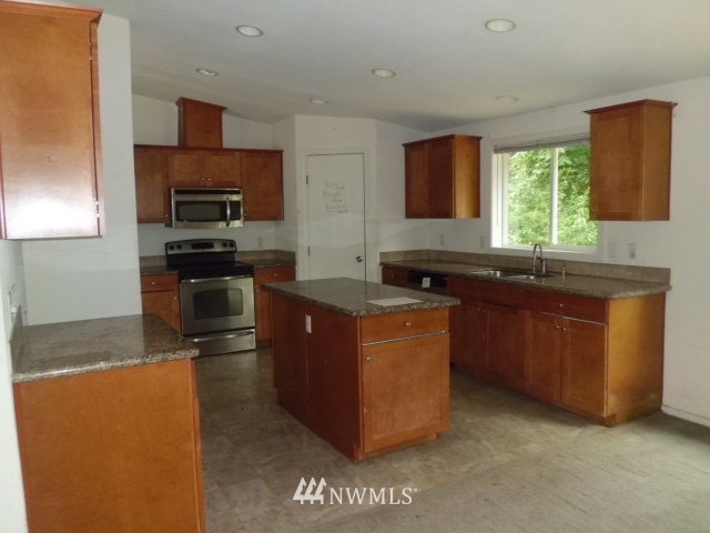 1112 Southeast Front Street Winlock, WA 98596 - Photo 15 of 25 Gallery Image 15
