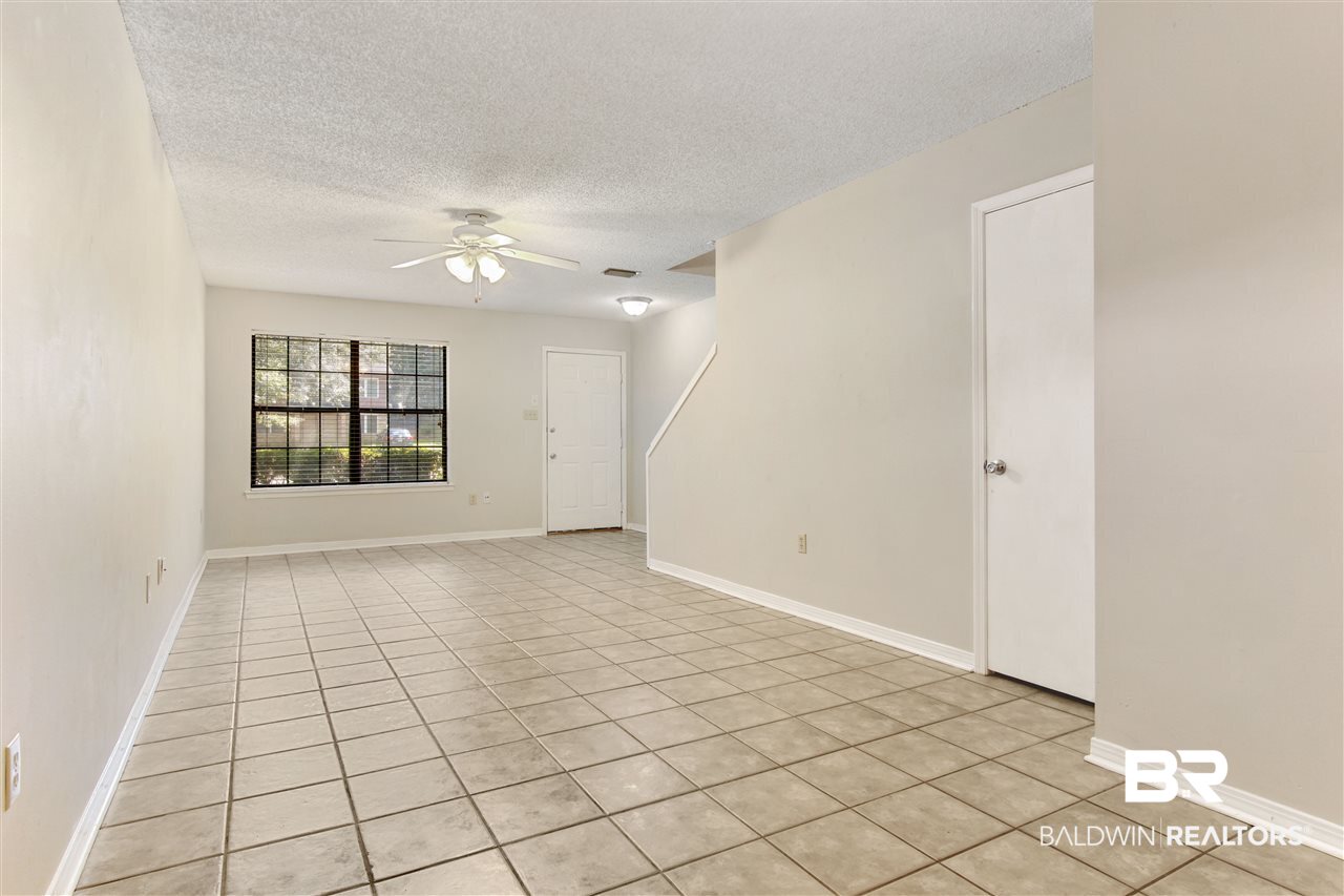 954 Dickenson Avenue Mobile, AL 36609 - Photo 4 of 26