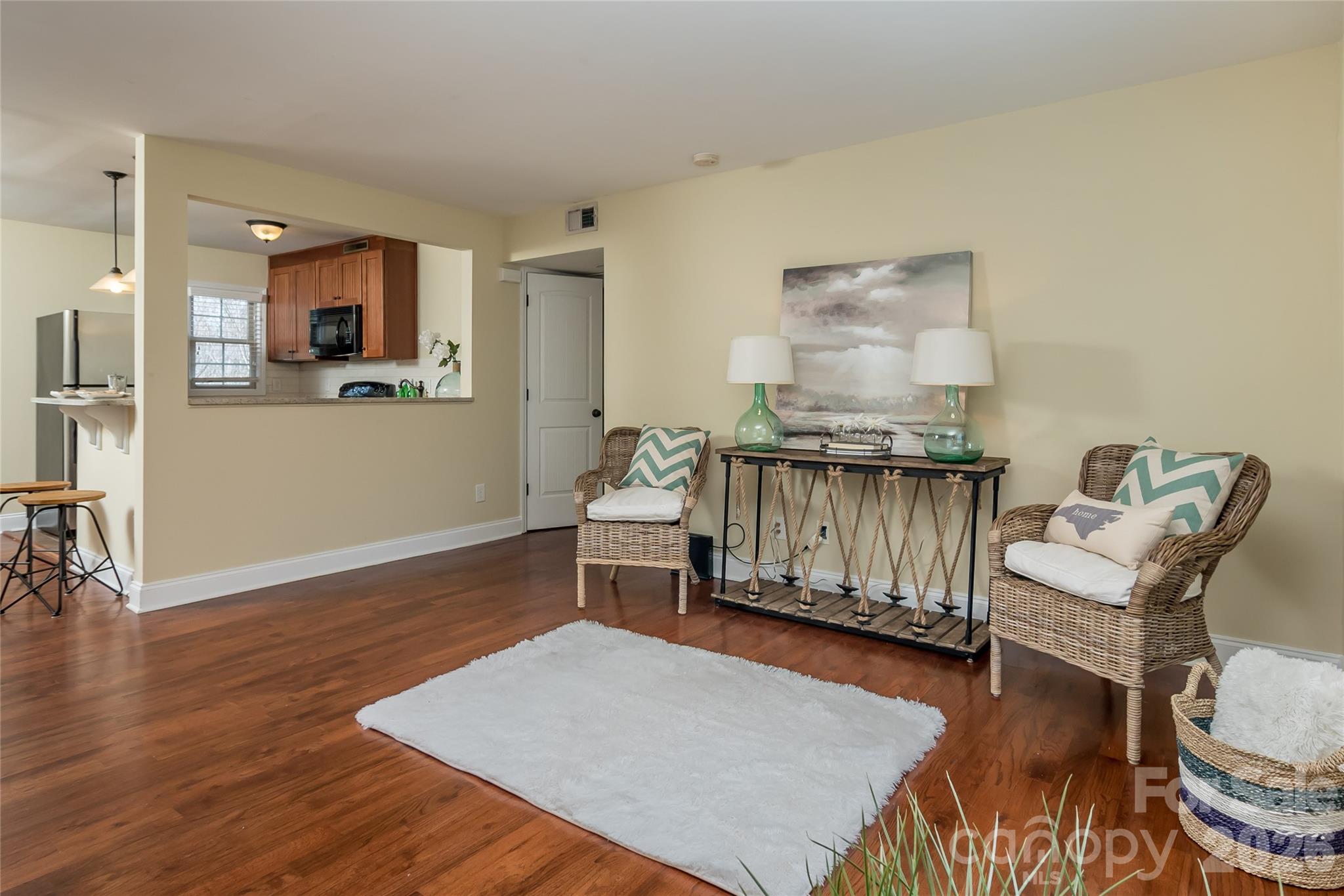 4911 Park Road, Unit D Charlotte, NC 28209 - Photo 4 of 30