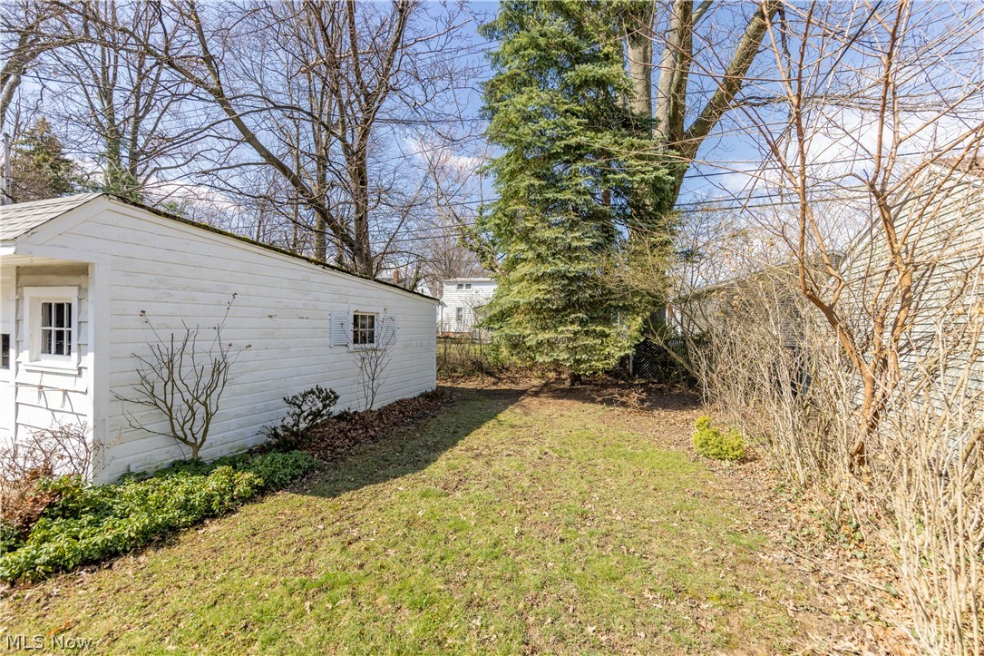 1042 Avondale Road Cleveland, OH 44121 - Photo 17 of 18