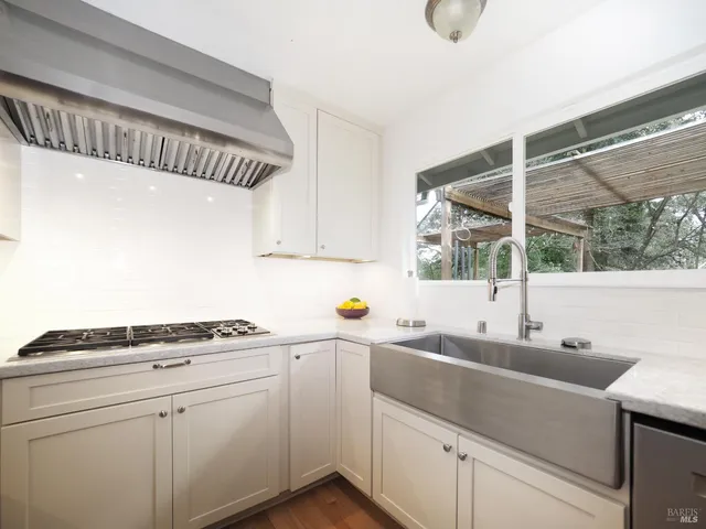 $1,150,000 | 21679 Geyserville Avenue, Geyserville, CA 95441