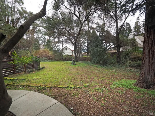 $995,000 | 21679 Geyserville Avenue, Geyserville, CA 95441