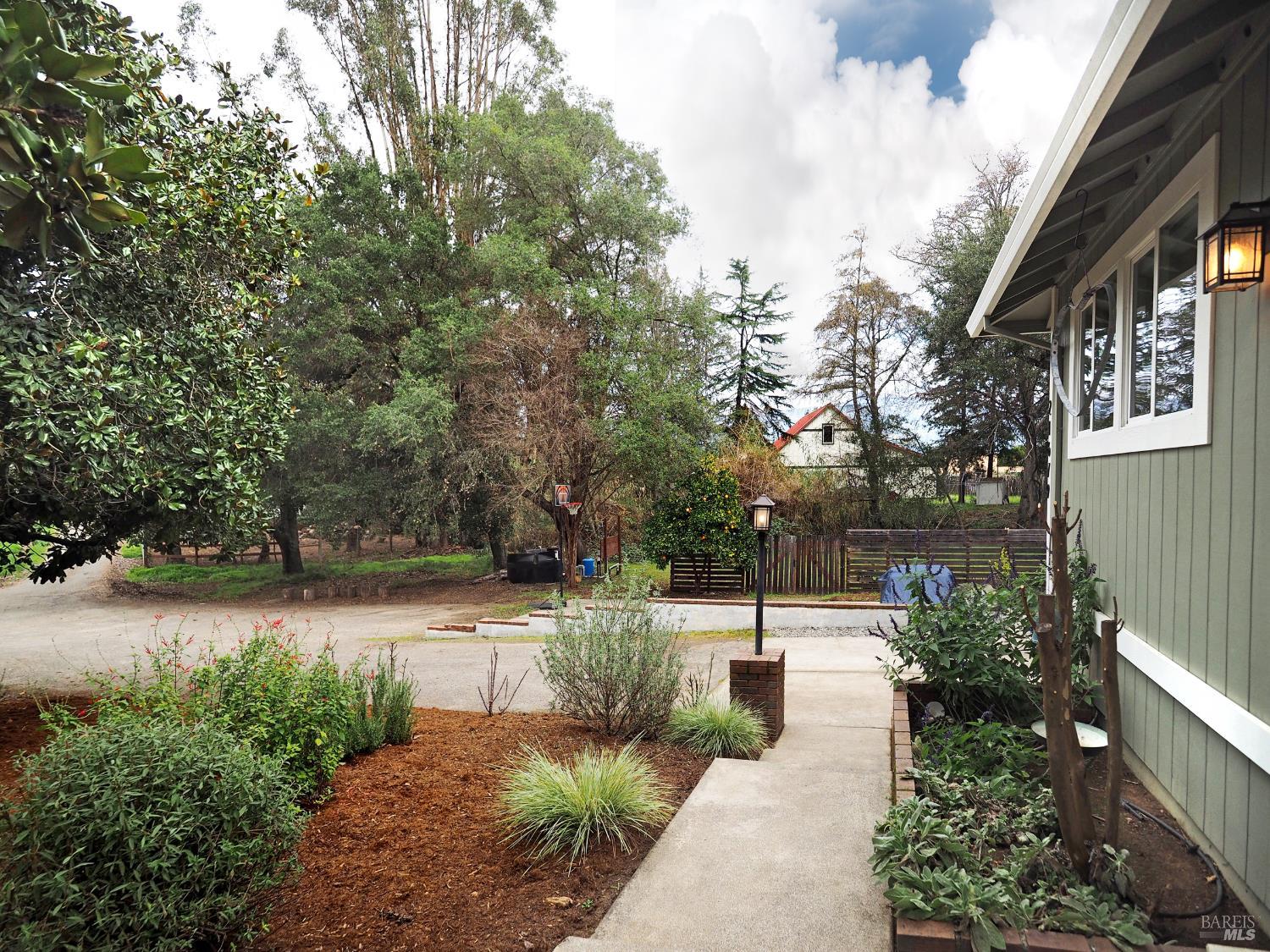 21679 Geyserville Avenue Geyserville, CA 95441 - Photo 55 of 60