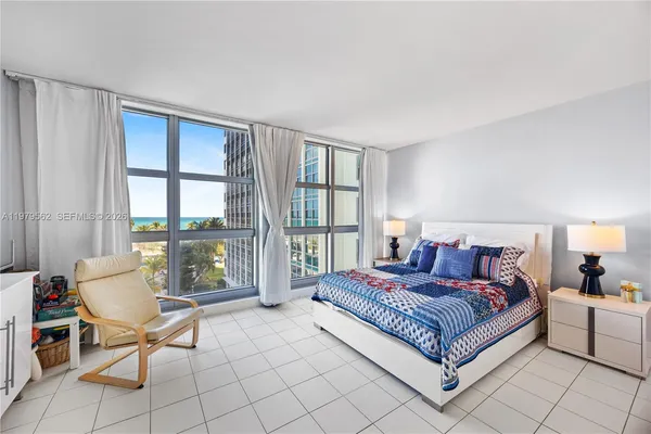 $3,750 | 5055 Collins Avenue, Unit 5N, Miami Beach, FL 33140