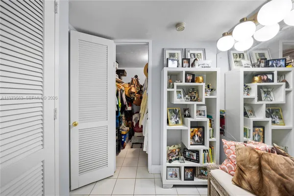 $3,750 | 5055 Collins Avenue, Unit 5N, Miami Beach, FL 33140