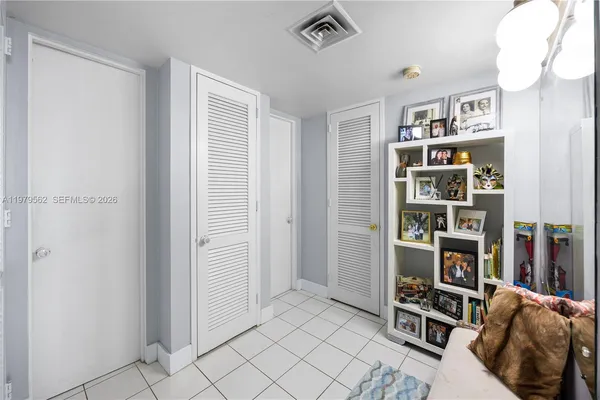 $3,750 | 5055 Collins Avenue, Unit 5N, Miami Beach, FL 33140