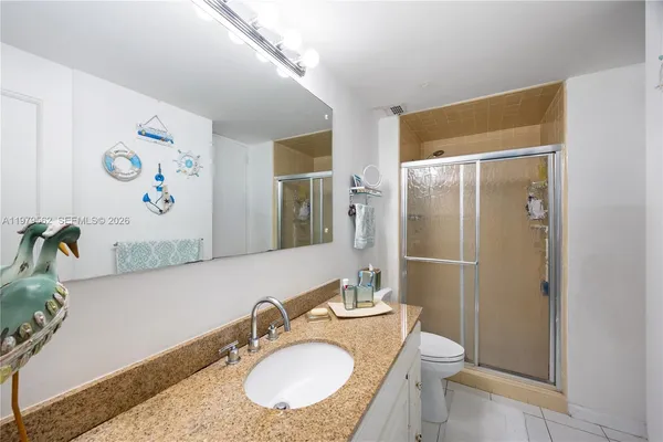 $3,750 | 5055 Collins Avenue, Unit 5N, Miami Beach, FL 33140