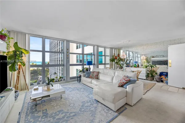 $3,750 | 5055 Collins Avenue, Unit 5N, Miami Beach, FL 33140