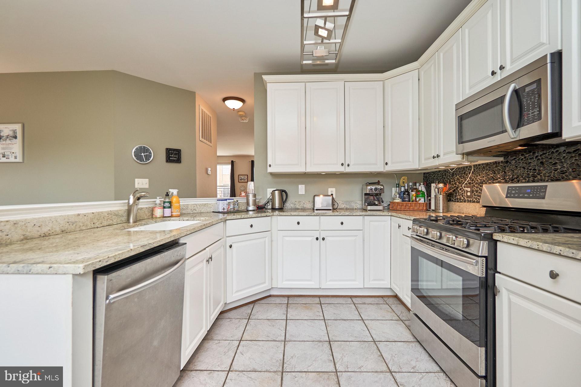 11510 Waterhaven Court Reston, VA 20190 - Photo 11 of 42