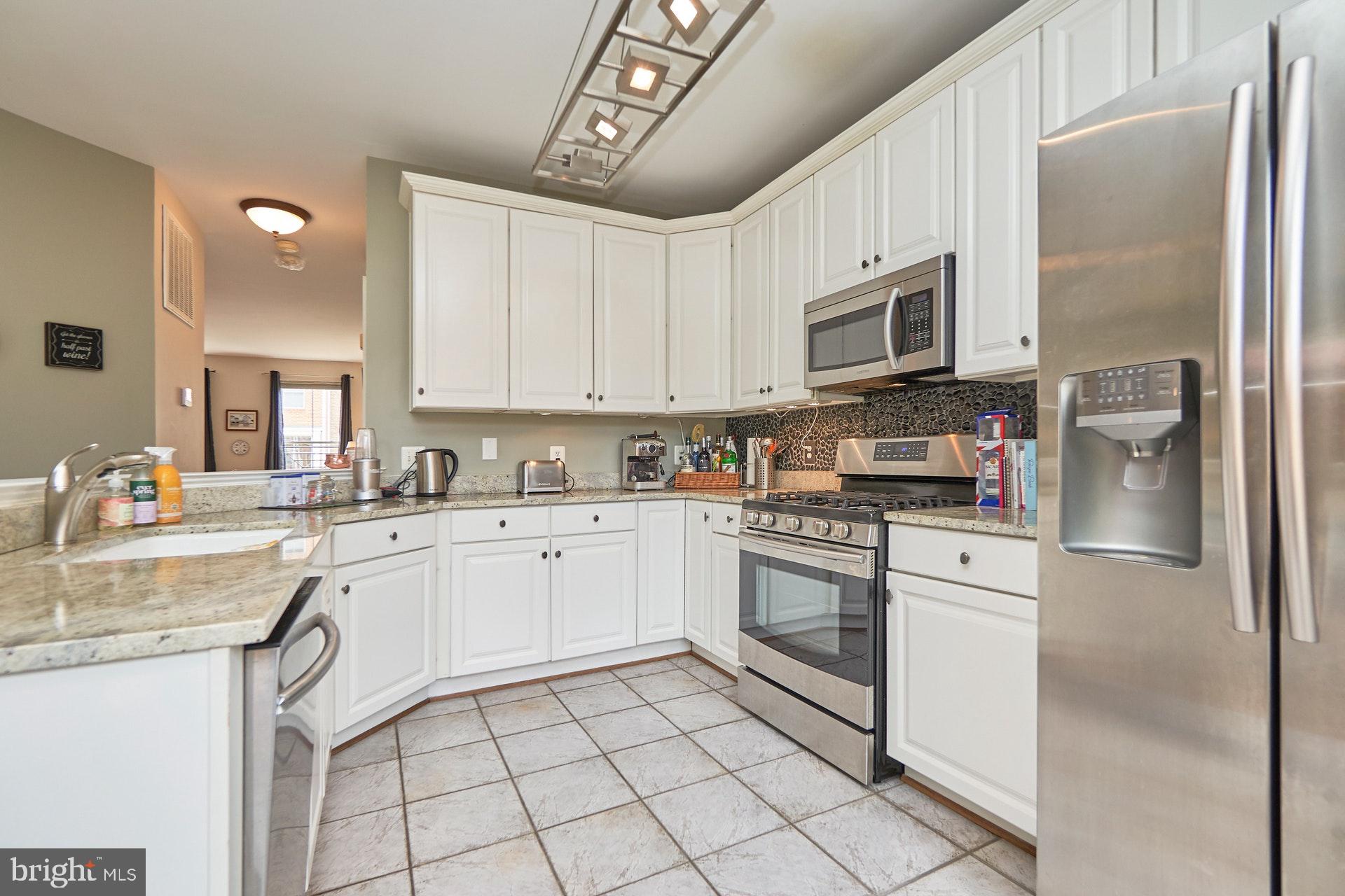 11510 Waterhaven Court Reston, VA 20190 - Photo 10 of 42