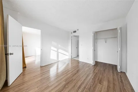 $2,350 | 290 174th Street, Unit 307, Sunny Isles Beach, FL 33160