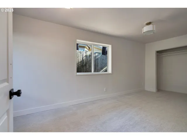 $369,900 | 1523 Northeast 12th Street, Lincoln City, OR 97367