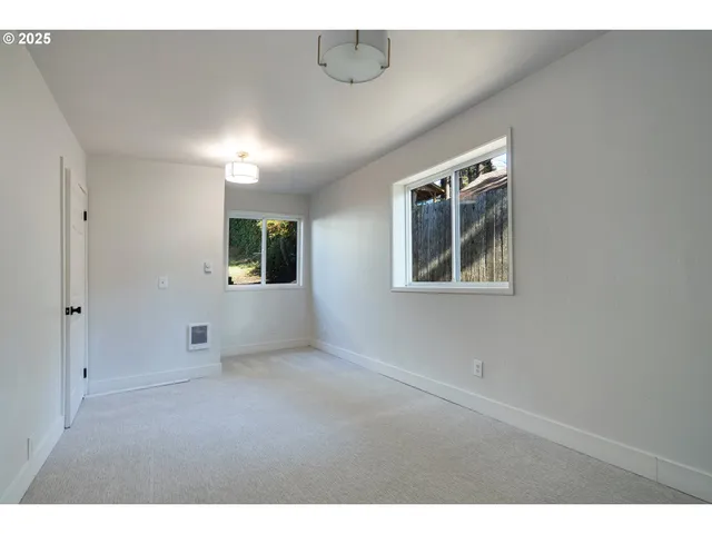 $369,900 | 1523 Northeast 12th Street, Lincoln City, OR 97367