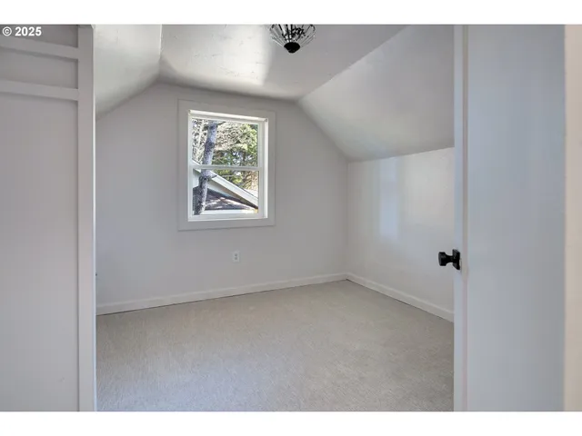 $369,900 | 1523 Northeast 12th Street, Lincoln City, OR 97367