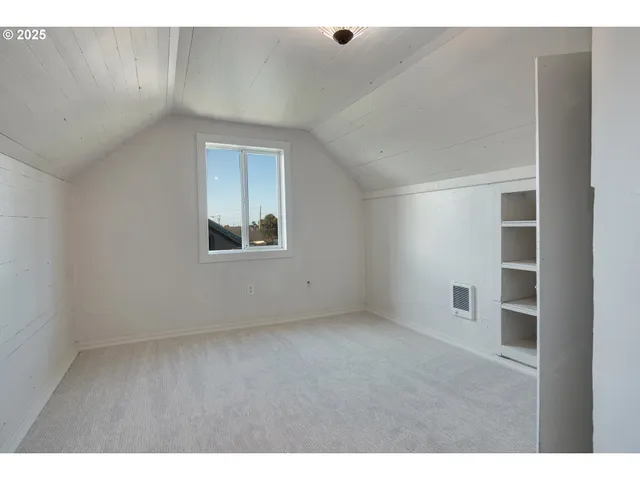 $369,900 | 1523 Northeast 12th Street, Lincoln City, OR 97367