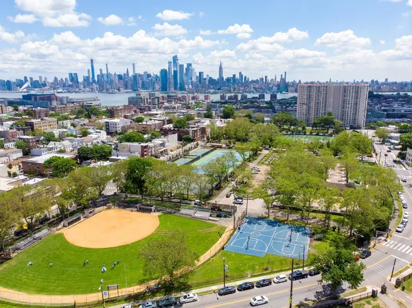 $3,000 | 605 New York Avenue, Unit 604, Union City, NJ 07087