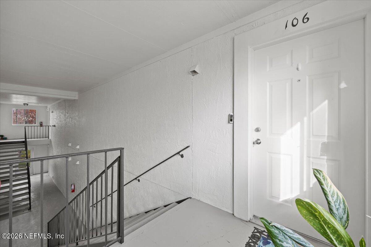 106 Ponte Vedra Colony Circle Ponte Vedra Beach, FL 32082 - Photo 7 of 30 a view of hallway with stairs