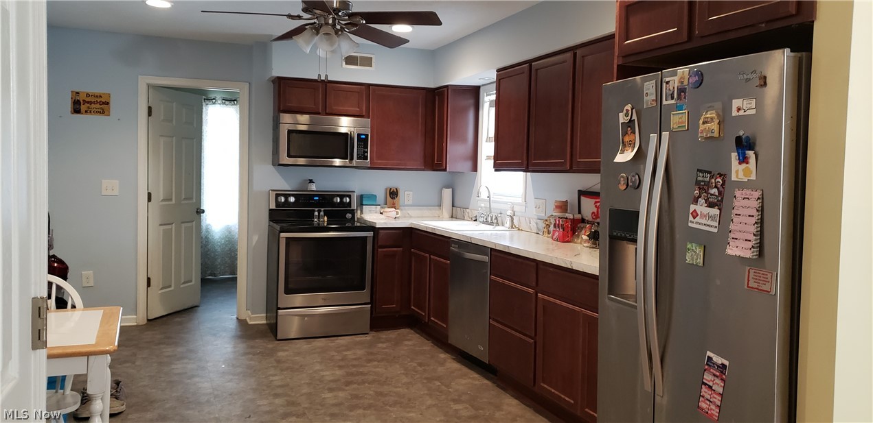 73 Fairgrounds Road Painesville, OH 44077 - Photo 16 of 33 Kitchen