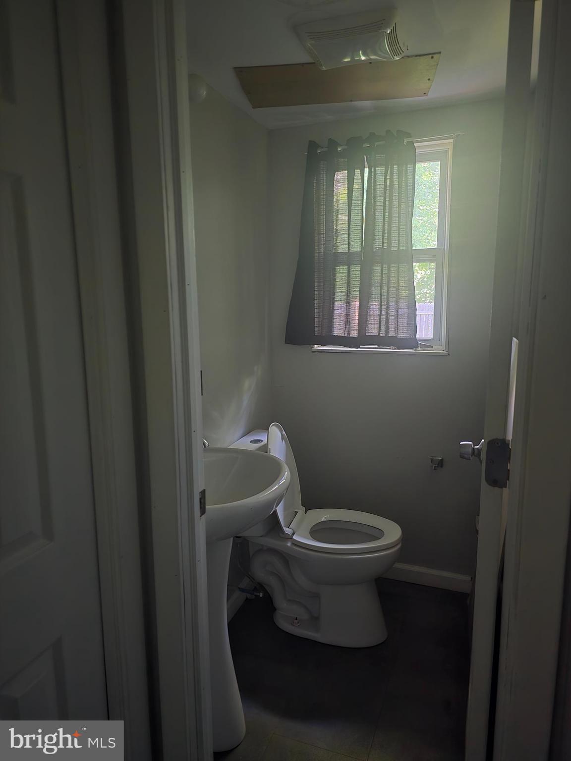 55 Miles Road Claymont, DE 19703 - Photo 16 of 16 Lower level half bath