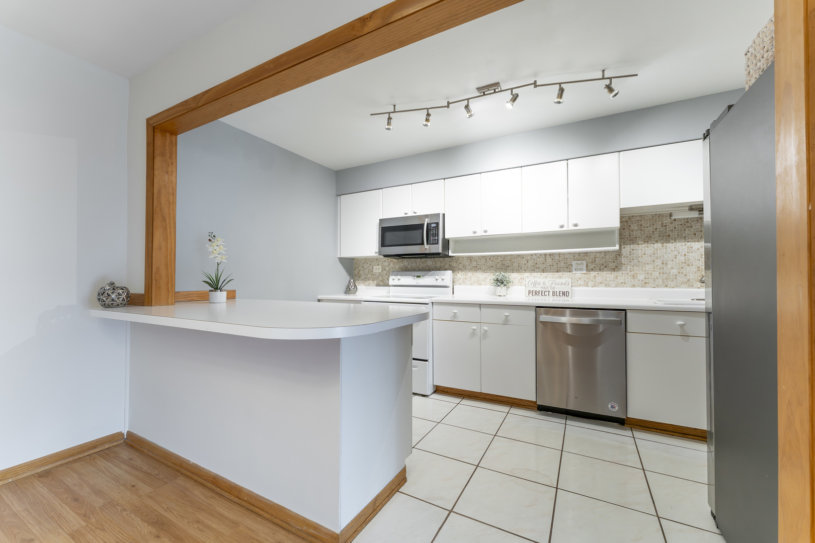 810 East Old Willow Road, Unit 209 Prospect Heights, IL 60070 - Photo 3 of 16