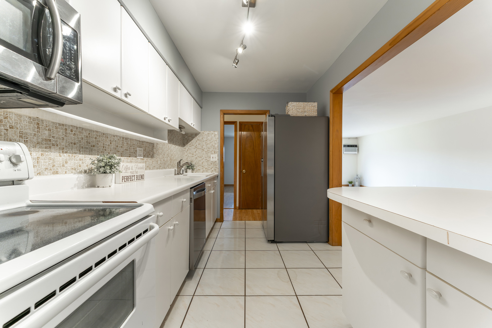 810 East Old Willow Road, Unit 209 Prospect Heights, IL 60070 - Photo 4 of 16