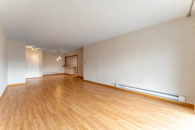 $189,000 | 810 East Old Willow Road, Unit 209, Prospect Heights, IL 60070