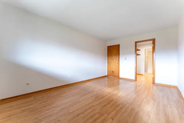 $189,000 | 810 East Old Willow Road, Unit 209, Prospect Heights, IL 60070