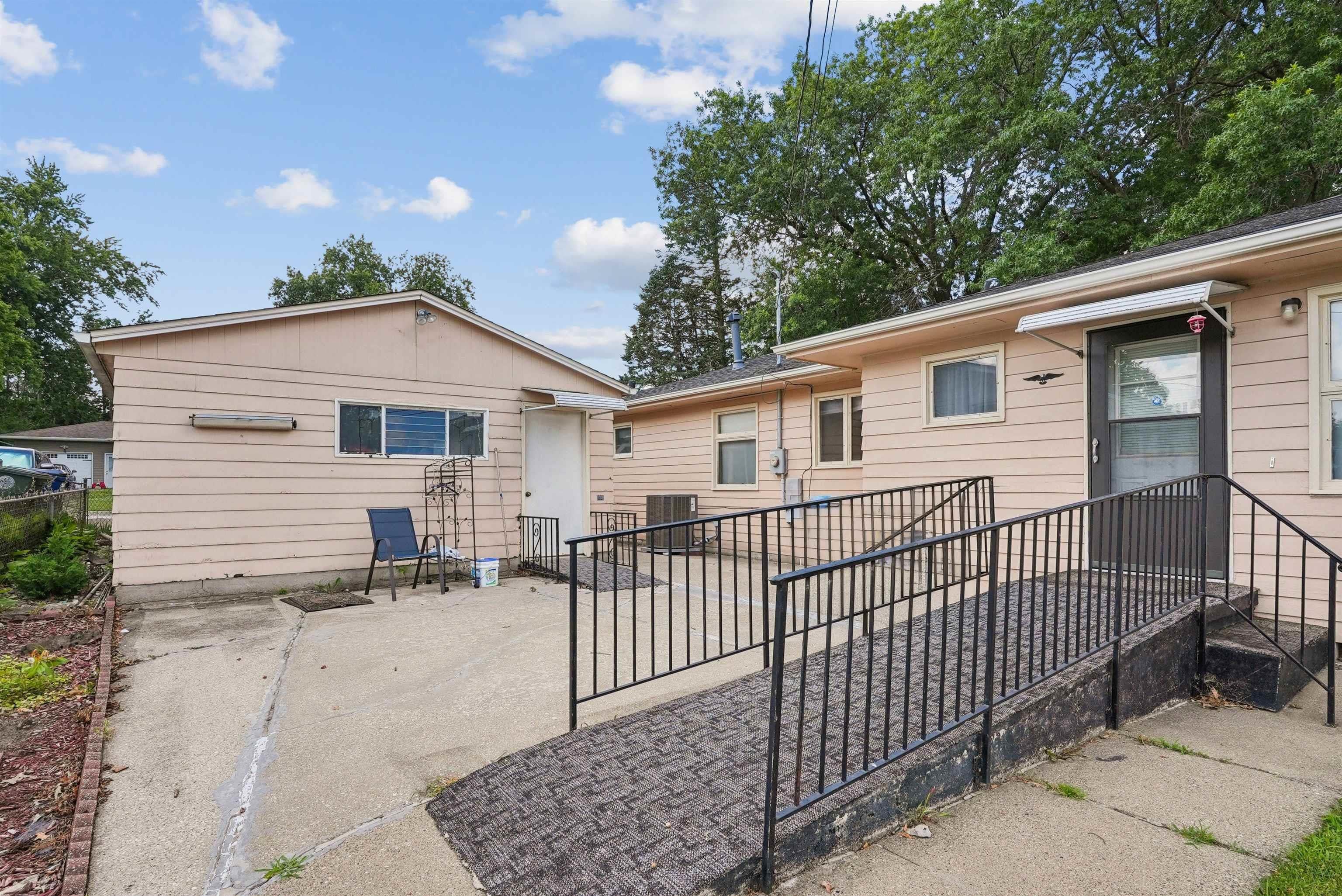 2571 Kate Street Waterloo, IA 50701 - Photo 4 of 31 Gallery Image 4