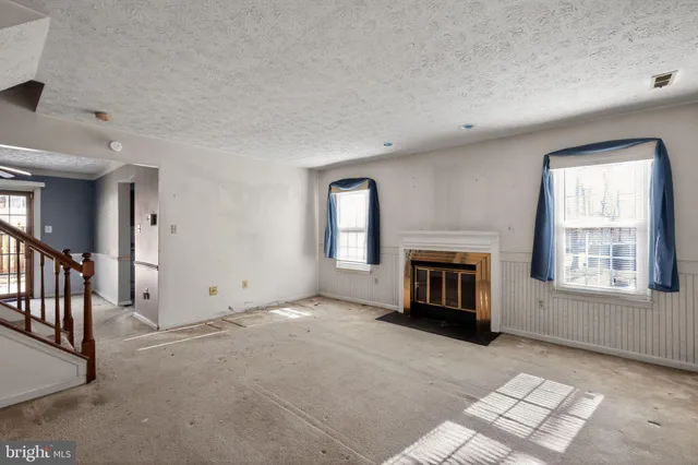 $425,000 | 7763 Wolford Way, Lorton, VA 22079