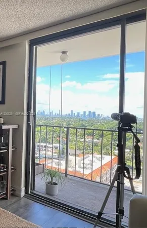 $3,900 | 2625 Collins Avenue, Unit 1508, Miami Beach, FL 33140