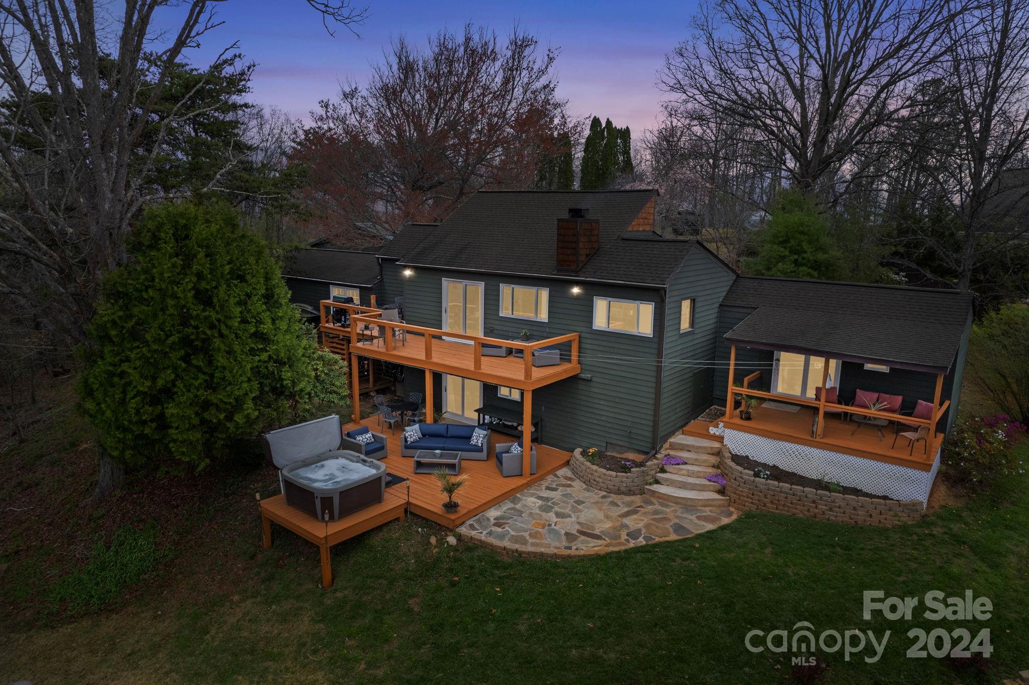 135 Reed Road Asheville, NC 28805 - Photo 1 of 42 Gallery Image 1