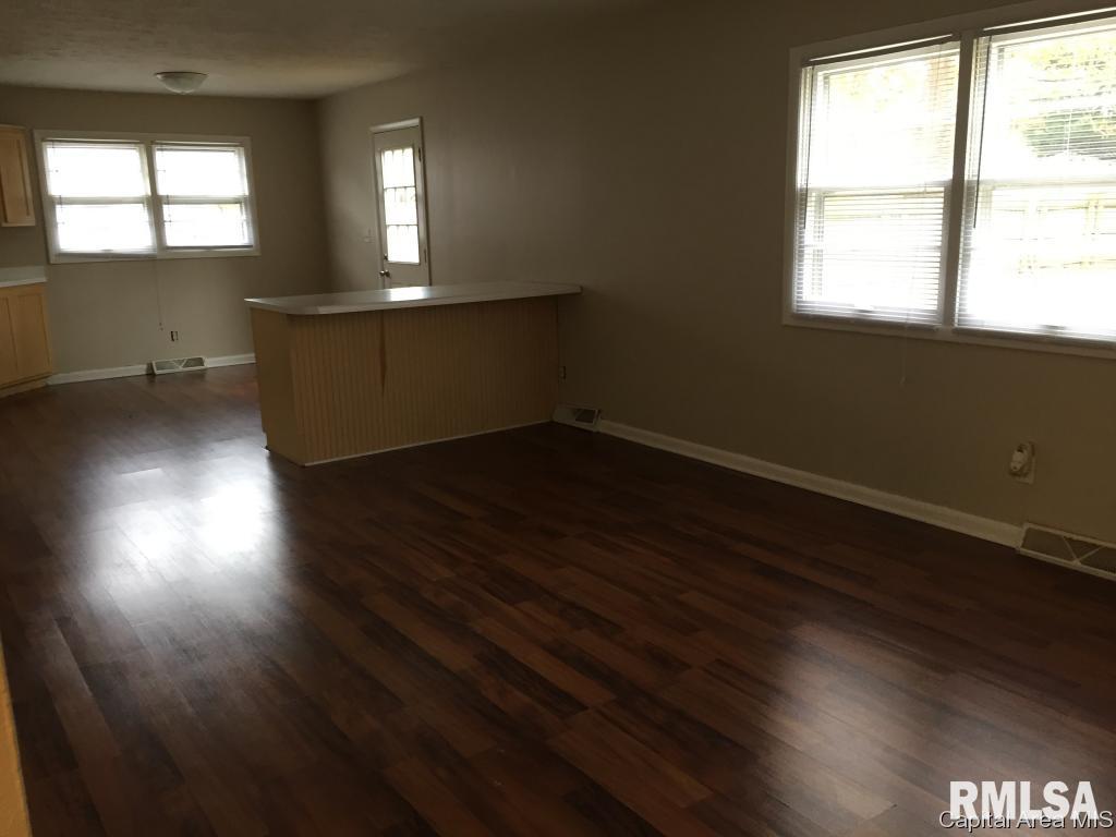 1205 Commanche Road Auburn, IL 62615 - Photo 3 of 16 Gallery Image 3