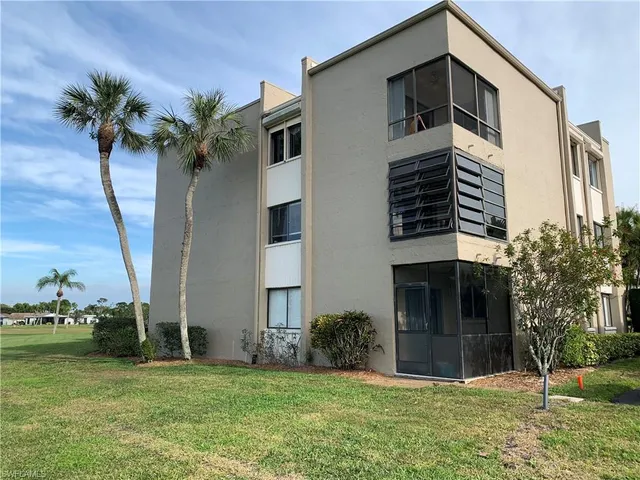 $1,950 | 3655 Boca Ciega Drive, Unit 102, Naples, FL 34112