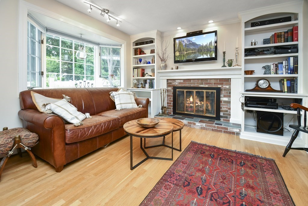 26 Ruthen Circle Shrewsbury, MA 01545 - Photo 3 of 28 Gallery Image 3