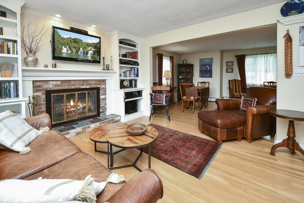 26 Ruthen Circle Shrewsbury, MA 01545 - Photo 4 of 28 Gallery Image 4