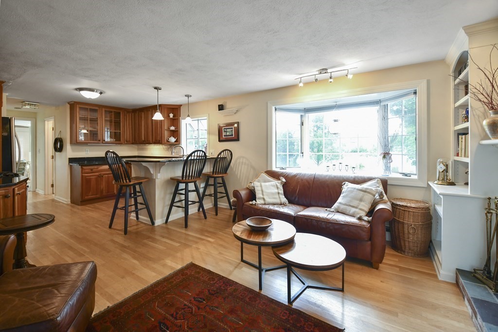 26 Ruthen Circle Shrewsbury, MA 01545 - Photo 8 of 28 Gallery Image 8