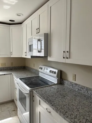 $2,850 | 139 West Main Street, Unit 1, Ayer, MA 01432