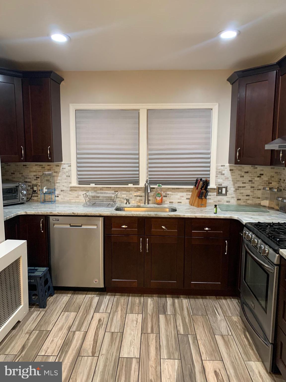 1037 Flanders Road Philadelphia, PA 19151 - Photo 22 of 42 Gallery Image 22