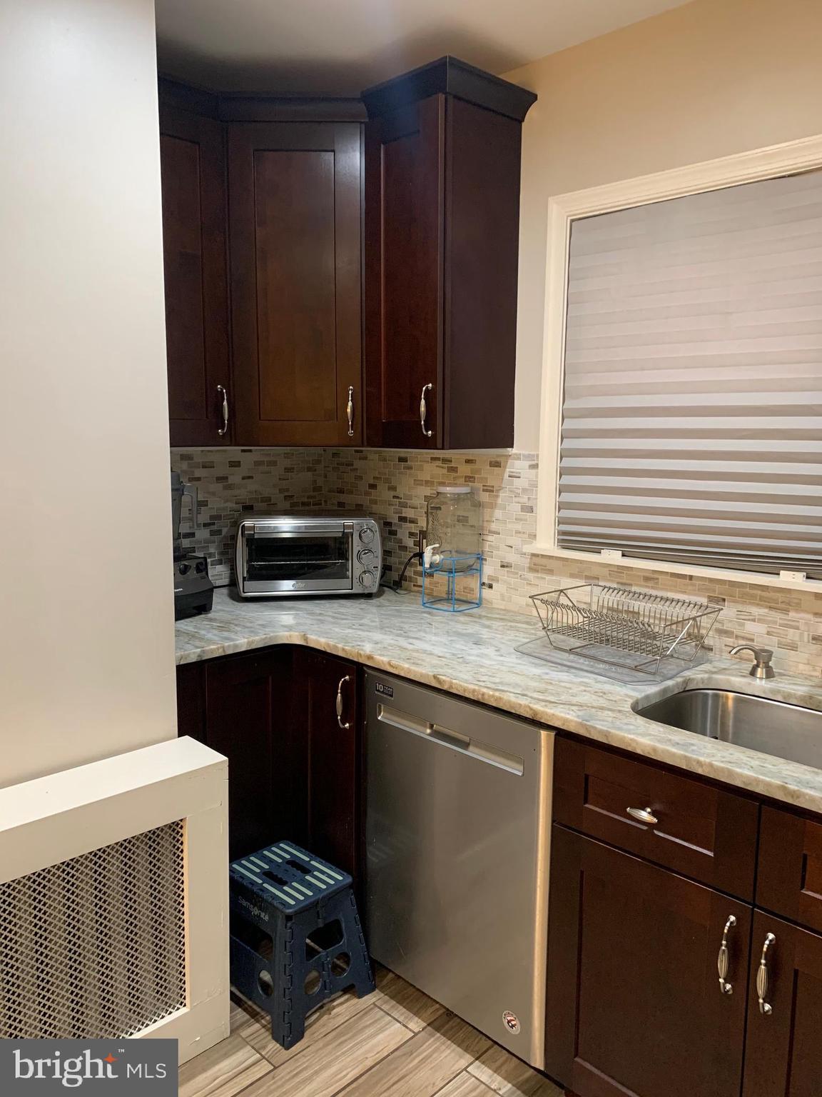 1037 Flanders Road Philadelphia, PA 19151 - Photo 23 of 42 Gallery Image 23