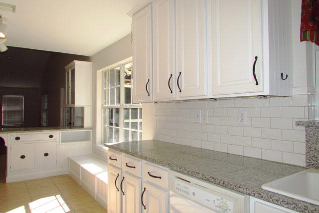 24602 Tarpon Lane Orange Beach, AL 36561 - Photo 13 of 40 Kitchen